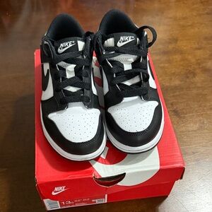 Nike Dunk Low- Kids Pandas size 13